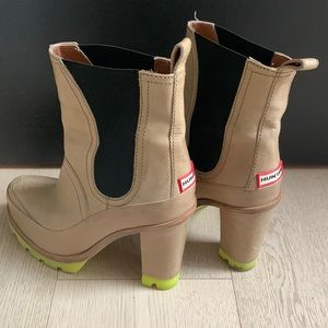 Hunter Bell Tan and Black Ankle Boots